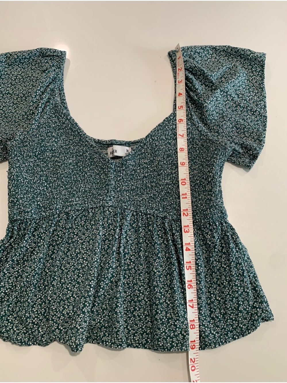 Hollister Dark Green & White Floral Peplum Smocked Babydoll Top, Blouse, Sz M - Picture 3 of 4